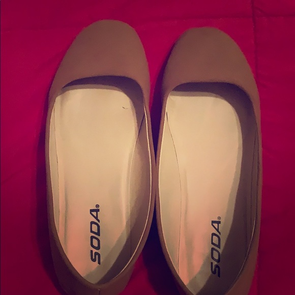 Tan Flats - Picture 1 of 3